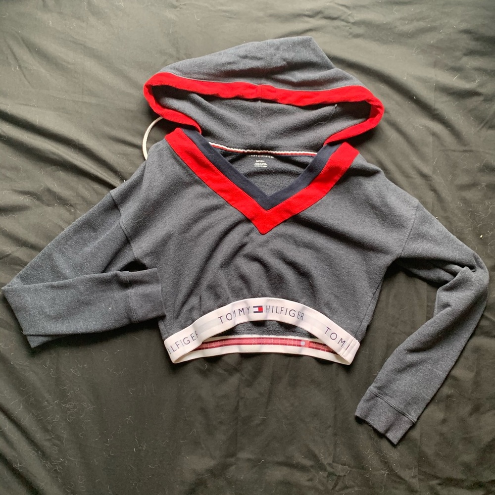 Tommy Hilfiger cropped sweatshirt